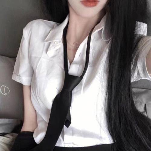 那天的氛围海报