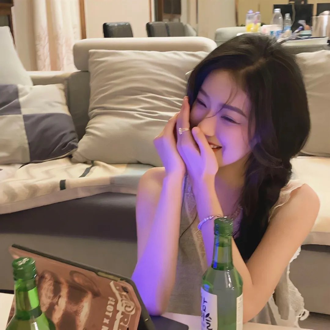 蔷薇少女海报